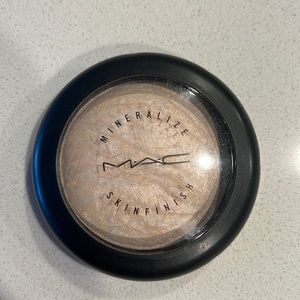 Mac mineralize skinfinish powder
